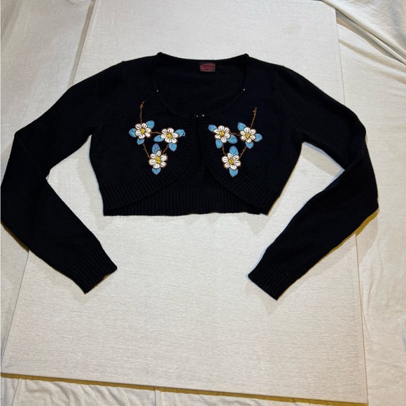 Floral Embroidered Black Cropped Cardigan - Picture 1 of 4